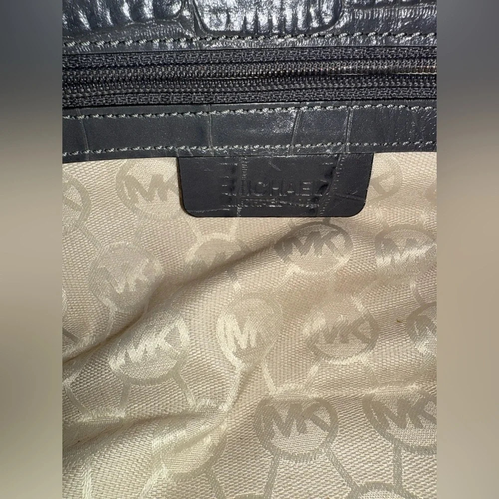 Michael Kors Hamilton gray crocodile embossed shoulder satchel purse